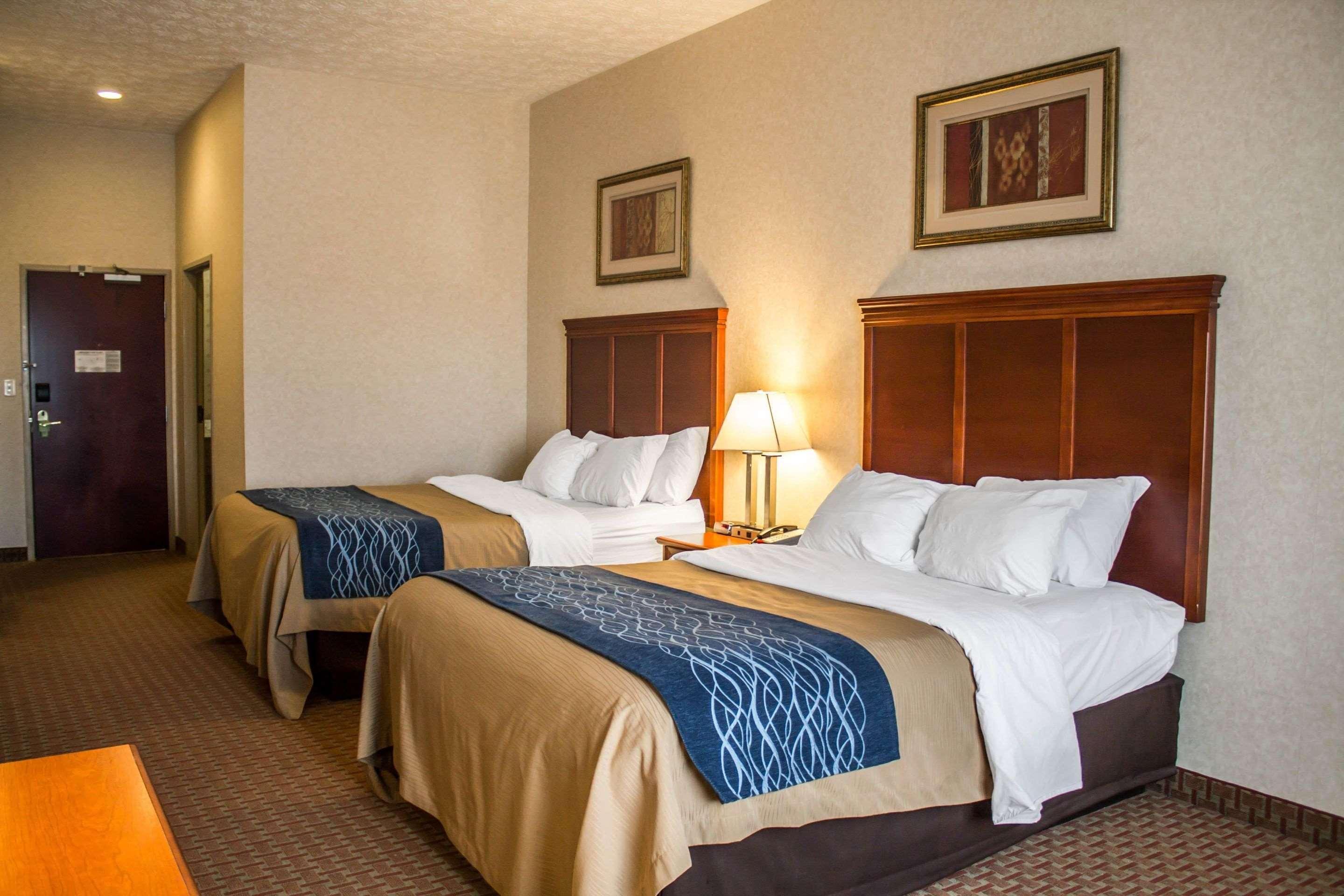 Comfort Inn & Suites Kent - University Area Exterior photo